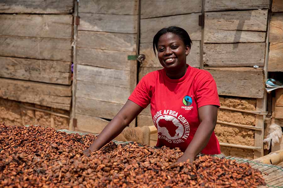 Deborah Osei-Mensah, rolniczka uprawiająca kakao w Ghanie, fot. Francis Kokoroko / Fairtrade / Fairpicture